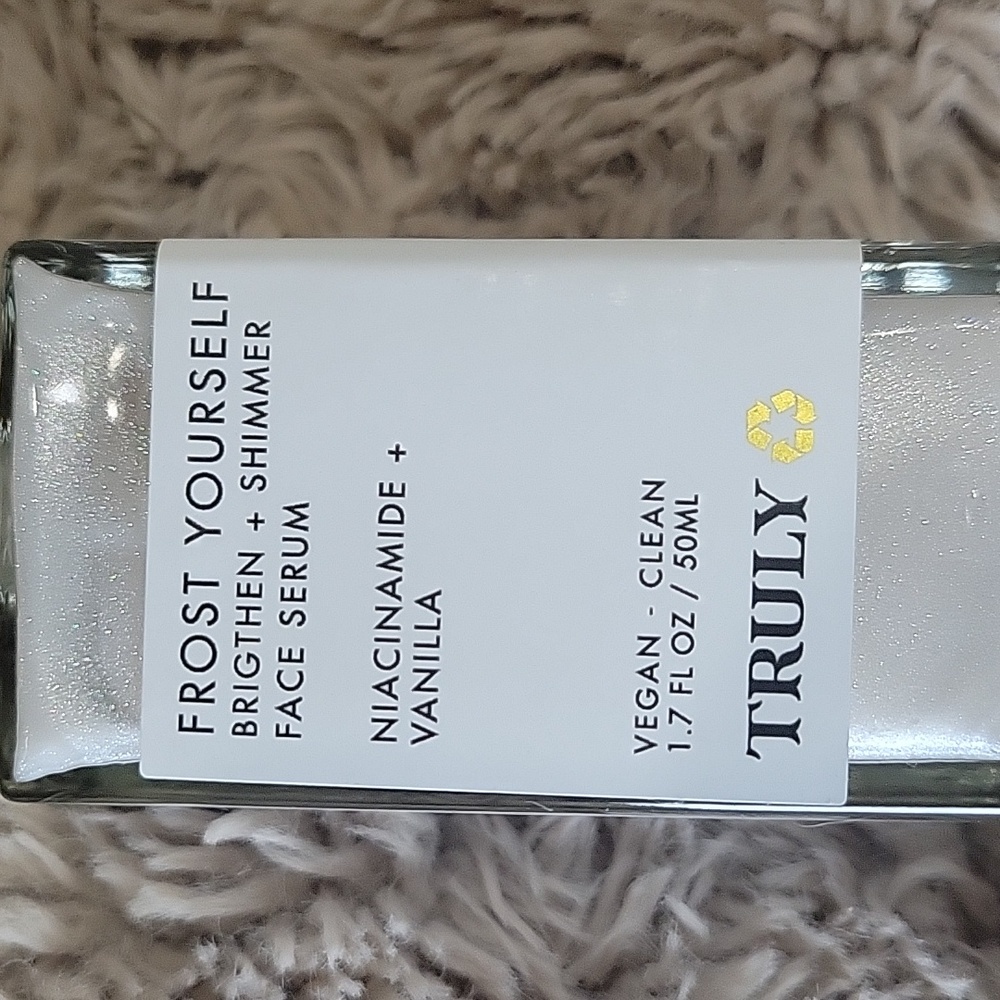 Truly Frost Yourself Brighten + Shimmer Face Serum - Gold and White 1.7fl oz - Picture 2 of 2